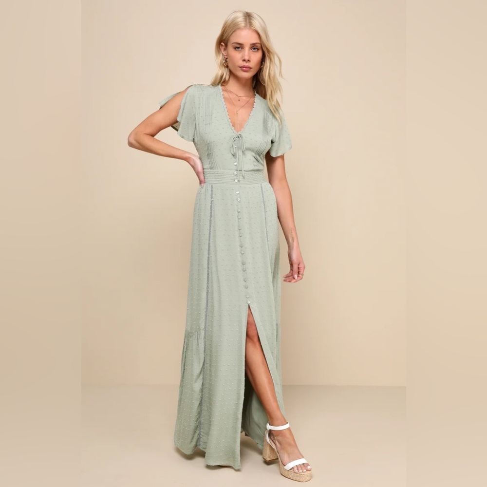 Lulu’s | Sage Green Swiss Dot Button-Front Maxi Dress | S
